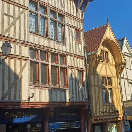 Authentique 2 Chambres, Hyper Centre, French Corner Troyes Exterior photo