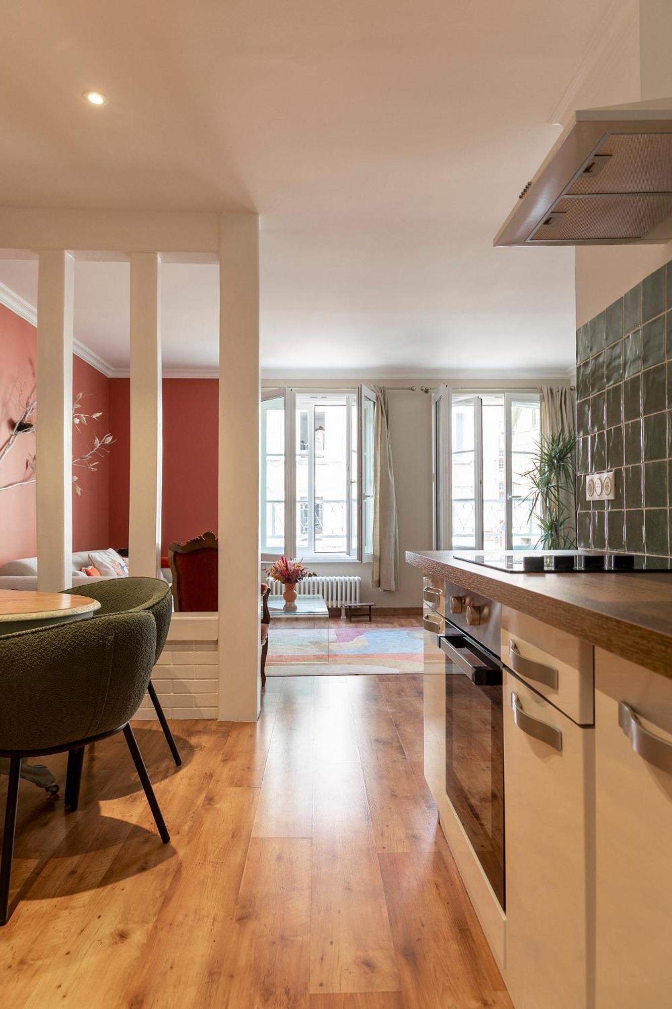 Apartment Authentique 2 Chambres, Hyper Centre, French Corner